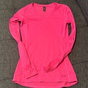 Size Small Under Armour Cold Gear Long Sleeve Pink V-Neck Tshirt